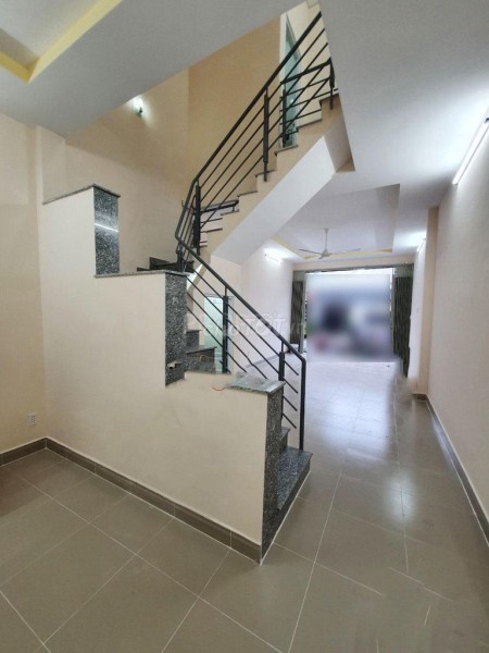 Chủ cho thuê nhà rộng 48m2 2 tầng, còn mới, giá 16 triệu/tháng, đường số 15, Quận 7