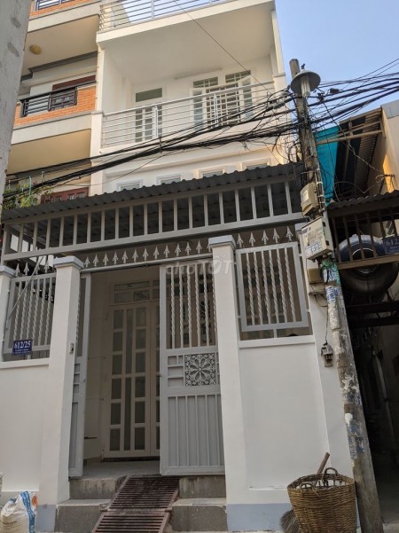 Nhà ở rộng rãi, đường Bình Long, quận Tân Phú giá thuê 14 triệu/tháng