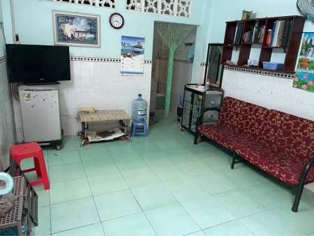 Nhà nguyên căn tại Quận 8 có đầy đủ khu công nă 1 phòng ngủ, 1 toilet, phòng khách, bếp