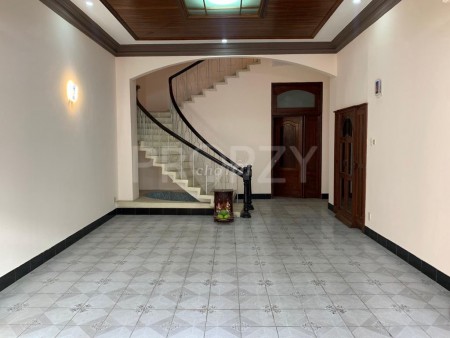 Nhà nguyên căn mặt tiền Trần Phú, Quận 5 cần cho thuê giá 50 triệu/tháng, dtsd 400m2, LHCC