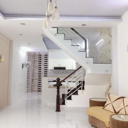 Cho thuê nhà mới, đẹp đang để trống chuyển vào ở ngay tại Huỳnh Tấn Phát Quận 7