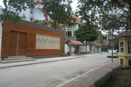 Biệt thự Mỹ đình 1 . dt 180m2, nhà 3,5 tầng ,giá 35tr/th