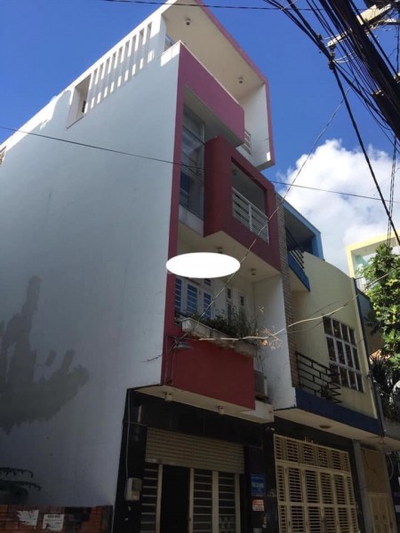 Nhà nguyên căn cần cho thuê dtsd 150m2, gồm 1 trệt 2 lầu, 4PN, 3WC tại Trung tâm Bình Thạnh