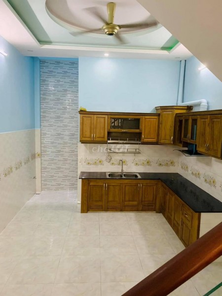 Nguyen căn chính chủ cần cho thuê Quận Bình Tân, dtsd 64m2, 3 tầng, giá 13 triệu/tháng, LHCC