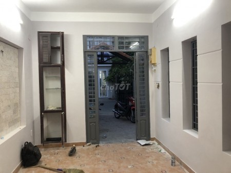 Có nhà đường Nguyễn Tư Nghiêm, Quận 2 cần cho thuê giá 22 triệu/tháng, dtsd 120m2, tiện kinh doanh