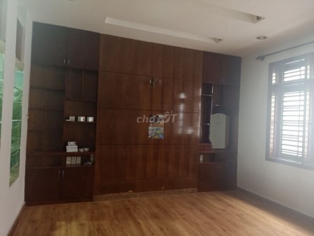 Nhà nguyên căn rộng 120m2, kiến trúc đẹp, giá 27 triệu/tháng, hẻm Hoàng Hoa Thám, Tân Bình