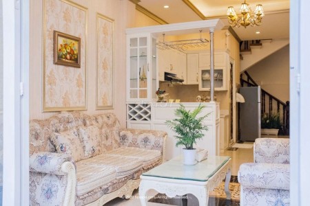 Nhà nguyên căn rộng 120m2, 1 trệt, 2 lầu đúc, còn mới hẻm Lê Lai, Quận 1, giá 35 triệu/tháng, LHCC