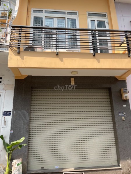 Mình đang trống nhà hẻm Nguyễn Hữu Cảnh, Bình Thạnh, dt 26m2, 1 trệt, 1 lầu đúc, còn mới, giá 9 triệu/tháng