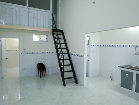 Trống nhà rộng 40m2, kiến trúc đẹp, giá 8 triệu/tháng, hẻm Điện Biên Phủ, Bình Thạnh