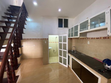 Có nhà hẻm Nơ Trang Long, Bình Thạnh cần cho thuê giá 10 triệu/tháng, dtsd 49m2