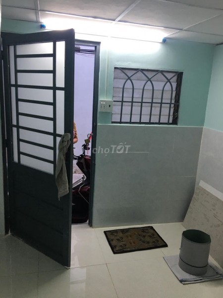 Cần cho thuê nhà rộng 12m2, hẻm 258/59 Trần Hưng Đạo, Quận 1, giá 5 triệu/tháng, LHCC