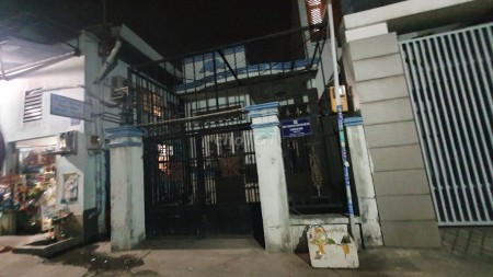 Có nhà rộng 100m2, 1 trệt, 1 lầu đúc kiên cố, điện nước chính, hẻm đường số 17, Quận Thủ Đúc, giá 6 triệu/tháng