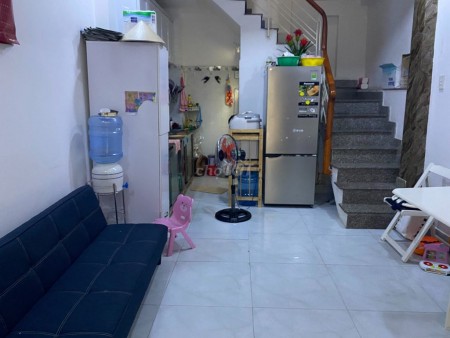 Mình cần cho thuê nhà hẻm 68 Trần Quang Khải, Quận 1, 3 tầng đúc kiên cố, giá 12 triệu/tháng