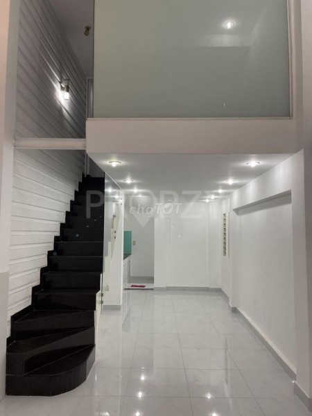 Huỳnh Văn Bánh, Quận Phú Nhuận cần cho thuê nguyên căn rộng 84m2, 3 tầng, giá 12 triệu/tháng