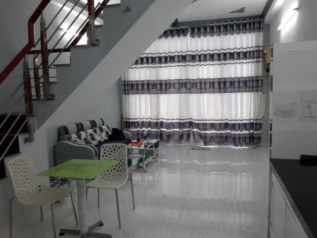 Cần cho thuê nhà nguyên căn chính chủ còn mới giá 41m2, giá 10 triệu/tháng, hẻm 206 Phạm Ngũ Lão