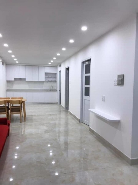 Cho thuê nhà rộng 77m2, sàn gạch men, 1 trệt trống suốt, giá 15 triệu/tháng, hẻm Cách Mạng Tháng Tám, Quận 10