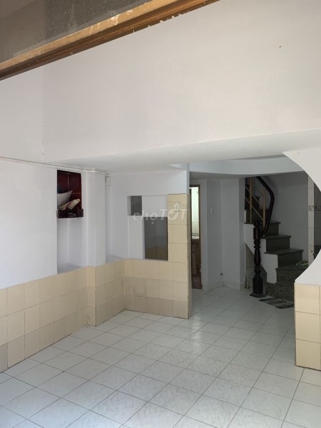 Mình cần cho thuê nhà rộng 60m2, 1 trệt, 3 lầu, giá 8 triệu/tháng, hẻm Xô Viết Nghệ Tĩnh, Bình Thạnh