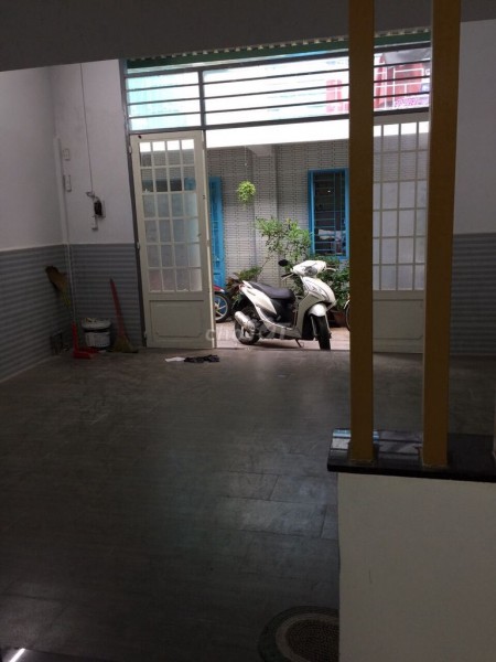 Nhà đường Trần Bình Trọng, Bình Thạnh cần cho thuê giá 10 triệu/tháng, dtsd 60m2, 2 tầng