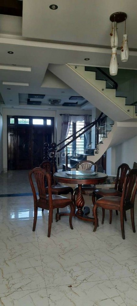 Cho thuê nhà khu dân cư Sông Đà, Thủ Đức, dtsd 100m2, 4 tầng, giá 15 triệu/tháng