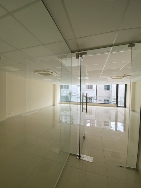 Toà nhà mặt tiền Mai Thị Lựu, Quận 1 cần cho thuê giá thoả thuận, dtsd 112m (7mx16m)