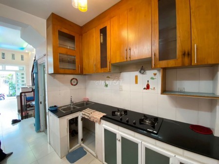 Nguyên căn 3 tầng hẻm Nguyễn Đình Chính, Phú Nhuận cần cho thuê giá 12 triệu/tháng, dtsd 35m2