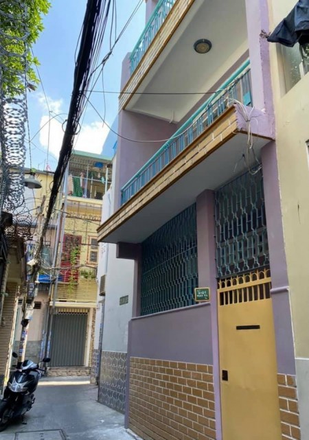 Cho thuê nhà rộng 40m2, 3 tầng, sân thượng, giá 10 triệu/tháng, hẻm ba gác, Bình Thạnh, lh 0785125391