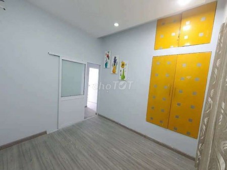 Có nhà hẻm Nguyễn Thị Thập, Quận 7 cần cho thuê giá 8 triệu/tháng, dtsd 32m2, LHCC