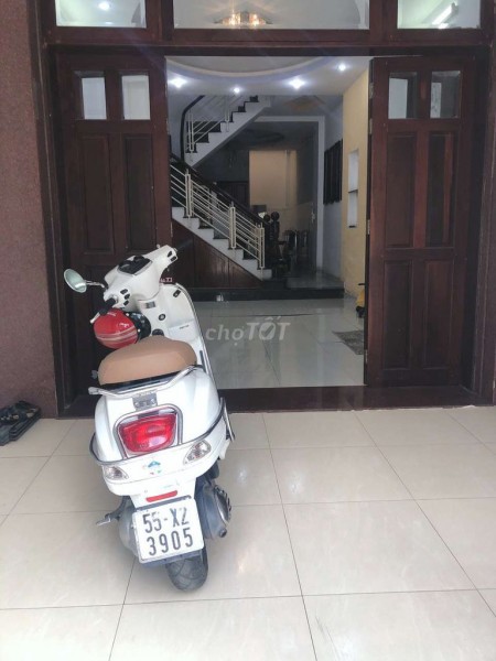 Chủ cần cho thuê nhà rộng 80m2, 3 tầng, trống suốt, giá 10 triệu/tháng, đường số 5, Quận 9