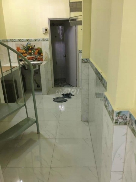 Nhà rộng 40m2 chủ cần cho thuê hẻm Âu Dương Lân, Quận 8 giá 7 triệu/tháng, LHCC