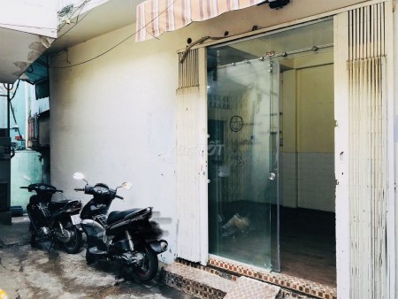 Hẻm Cách Mạng Tháng Tám, Quận 3 cần cho thuê nhà rộng 60m2, 2 tầng, giá 9 triệu/tháng