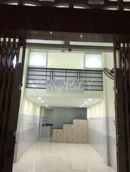 Mặt tiền đường Nguyễn Tiểu La, Quận 10 cần cho thuê giá 22 triệu/tháng, dtsd 140m2, LHCC