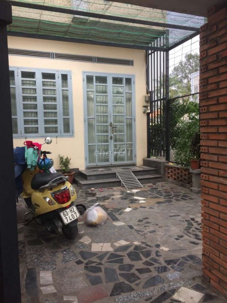 Nhà rộng 110m2, 2 lầu đúc kiên cố, còn mới, hẻm 37/2A Tân Hoà 2, Quận 9, giá 5 triệu/tháng