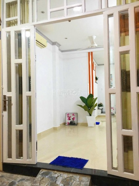Nguyên căn hẻm Hoàng Văn Thụ, Phú Nhuận rộng 60m2, 1 trệt 1 lầu đúc kiên cố, giá 10 triệu/tháng,
