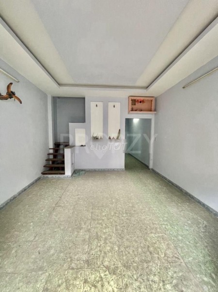 Trống nhà cần cho thuê Quận 5 rộng 85m2, 2 tầng đúc thật, giá 13 triệu/tháng, lh 0909499226