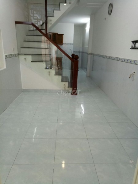 Có nhà hẻm Thạnh Lộc 37, Quận 12 cần cho thuê giá 40m2, 2 tầng, giá 4.5 triệu/tháng