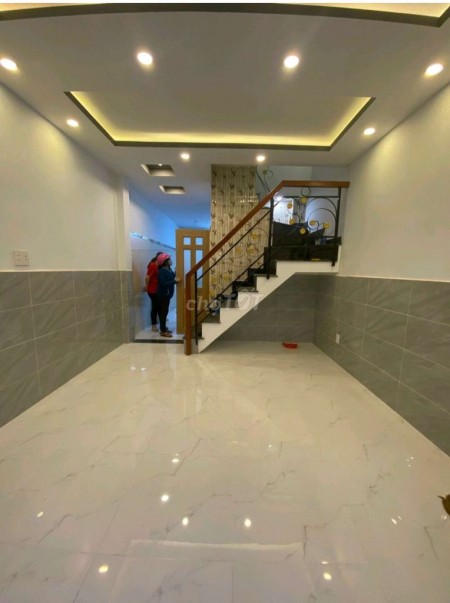 Mình có nhà rộng 29m2, 2 tầng đúc bê tông cần cho thuê giá 10 triệu/tháng, hẻm Nguyễn Khuyến