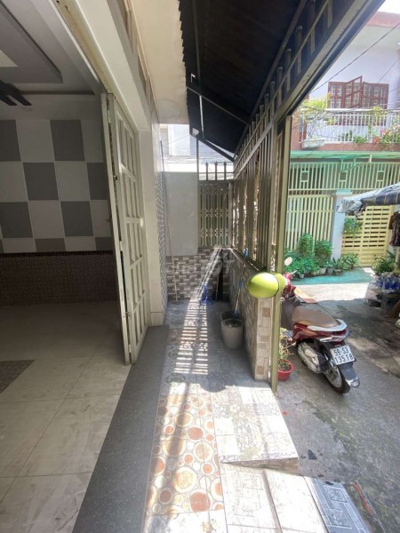 Khu trung tâm Bình Thạnh có nhà rộng 50m2 cần cho thuê 2 tầng, giá 12.5 triệu/tháng, lh 0936226912