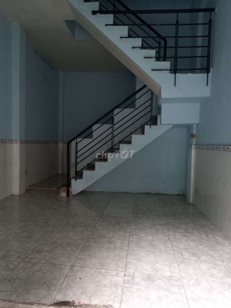 Cần cho thuê nhà rộng 40m2, 2 tầng, giá 4.5 triệu/tháng, đường số 14, Quận Bình Tân, LHCC