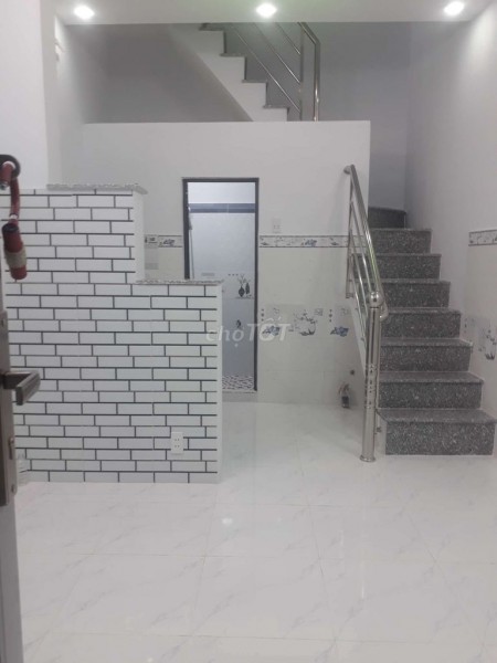 Cho thuê nhà Phú Nhuận trống chưa nội thất, dtsd 80m2, kiến trúc đẹp, giá 29 triệu/tháng, lh 0392467652