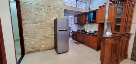 Trống nhà hẻm 111 Đinh Tiên Hoàng, Quận 1 chủ cần cho thuê giá 12 triệu/tháng, dtsd 120m2