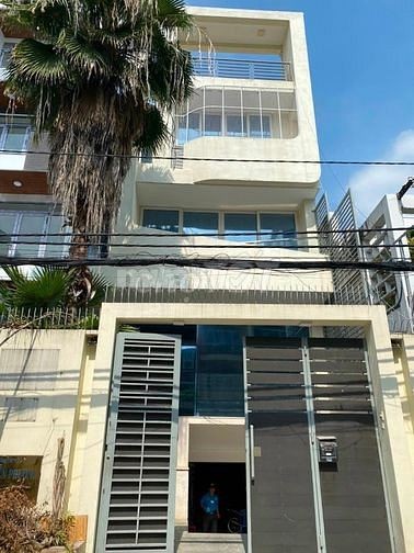 Cho thuê nhà rộng 30m2, 3 tầng, hẻm Lê Đại Hành, Quận 11, giá 18 triệu/tháng, phong thuỷ tốt