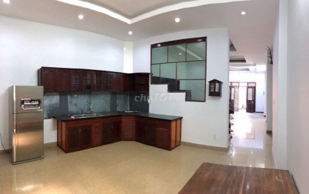 Chính chủ cần bán nhà rộng 100m2, 3 tầng, sân thượng giá 19 triệu/tháng, đường Bình Lợi, Bình Thạnh