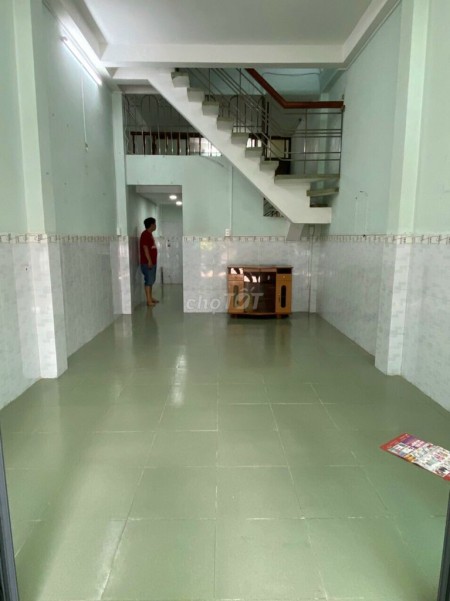 Nhà chính chủ cần cho thuê nhà 1 trệt, 1 lầu đúc, dt 46m2, giá 12.5 triệu/tháng, đường Tuệ Tĩnh, Quận 11