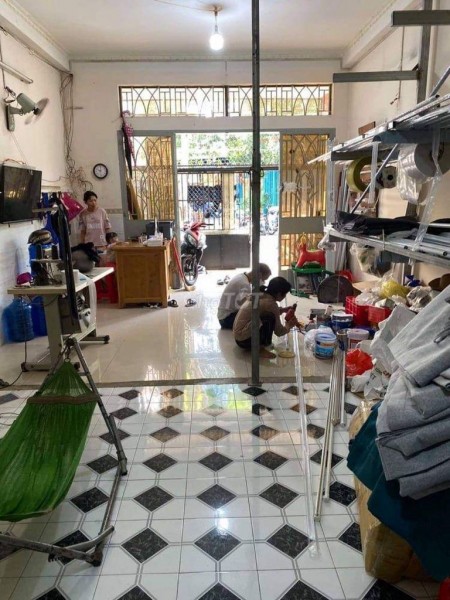 Đường số 13 khu nội bộ Quận 7 chủ cần cho thuê nhà rộng 79m2, 2 tầng, giá 15 triệu/tháng