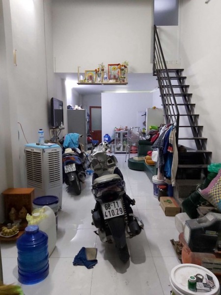 Nhà đường T6, Quận Tân Phú cần cho thuê nhanh rộng 52m2, giá 5 triệu/tháng, LHCC