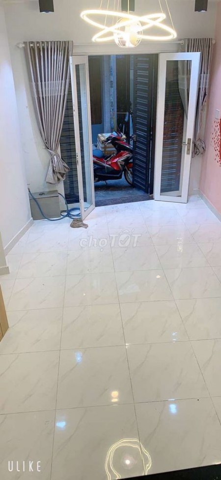 Chủ cho thuê nhà rộng 36m2 (4mx9m), 1 trệt, 2 lầu đúc, giá 12 triệu/tháng, hẻm Nguyễn Bỉnh Khiêm