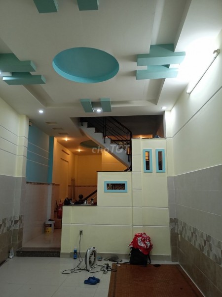 Nhà khu an ninh Quận Bình Tân, dtsd 60m2, 2 tầng, sân thượng, giá 6.5 triệu/tháng, lh 0909816717