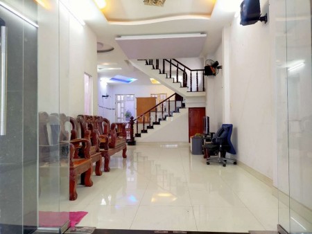 Cho thuê nguyên căn 110m2, 1 trệt, 2 lầu đúc, có nội thất, giá 16 triệu/tháng, hẻm Âu Dương Lân, Quận 8