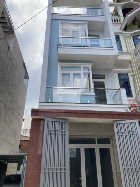 Đang trống nhà rộng 64m2, Đình Phong Phú, Quận 9 cần cho thuê 12.5 triệu/tháng, 4 tầng