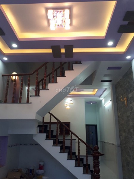 Mặt tiền 106A đường số 2, Thủ Đức, dt 40m2, giá 6.5 triệu/tháng, 2 tầng, lhcc